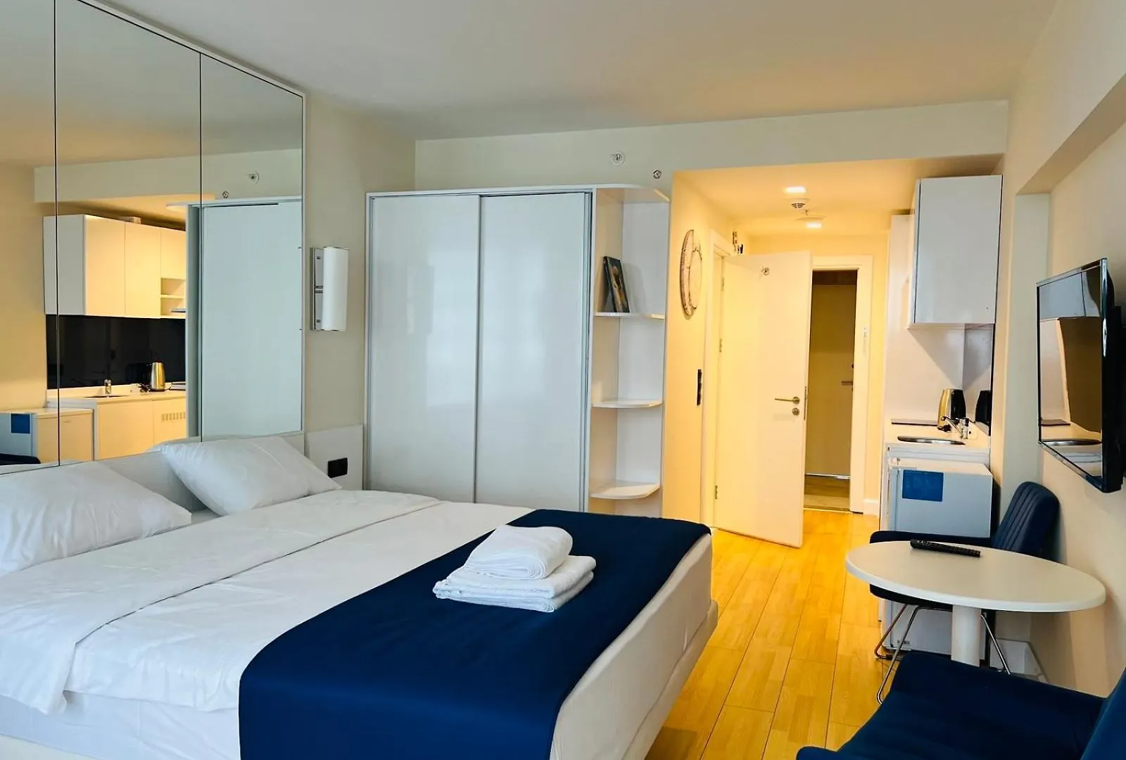 Orbi Central Sea View Hotel 바투미 5*,  조지아