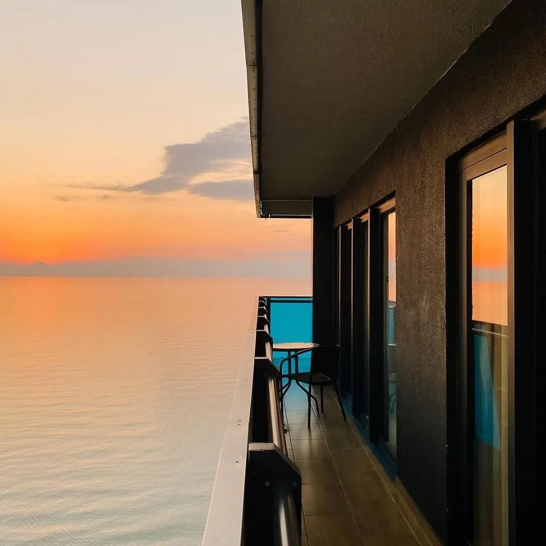 Orbi Central Sea View Hotel 바투미